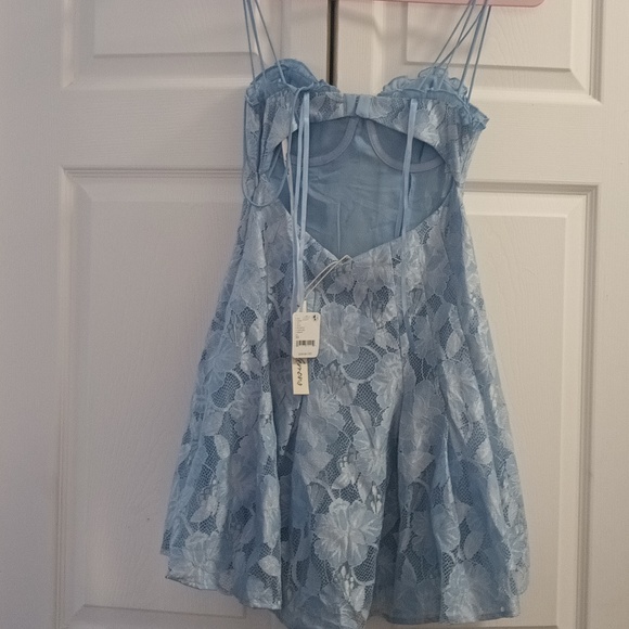 Dress - Picture 13 of 16